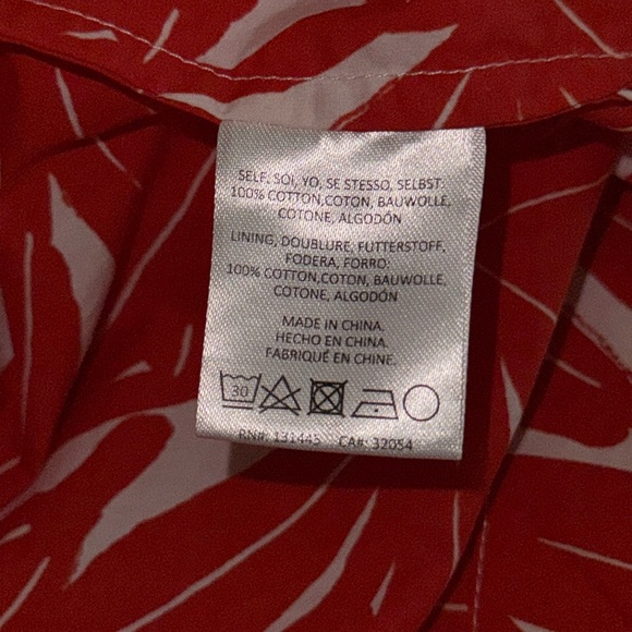 Anthropologie Whit Two Off The Shoulder Red & White Banana Leaf Pattern - Picture 8 of 9